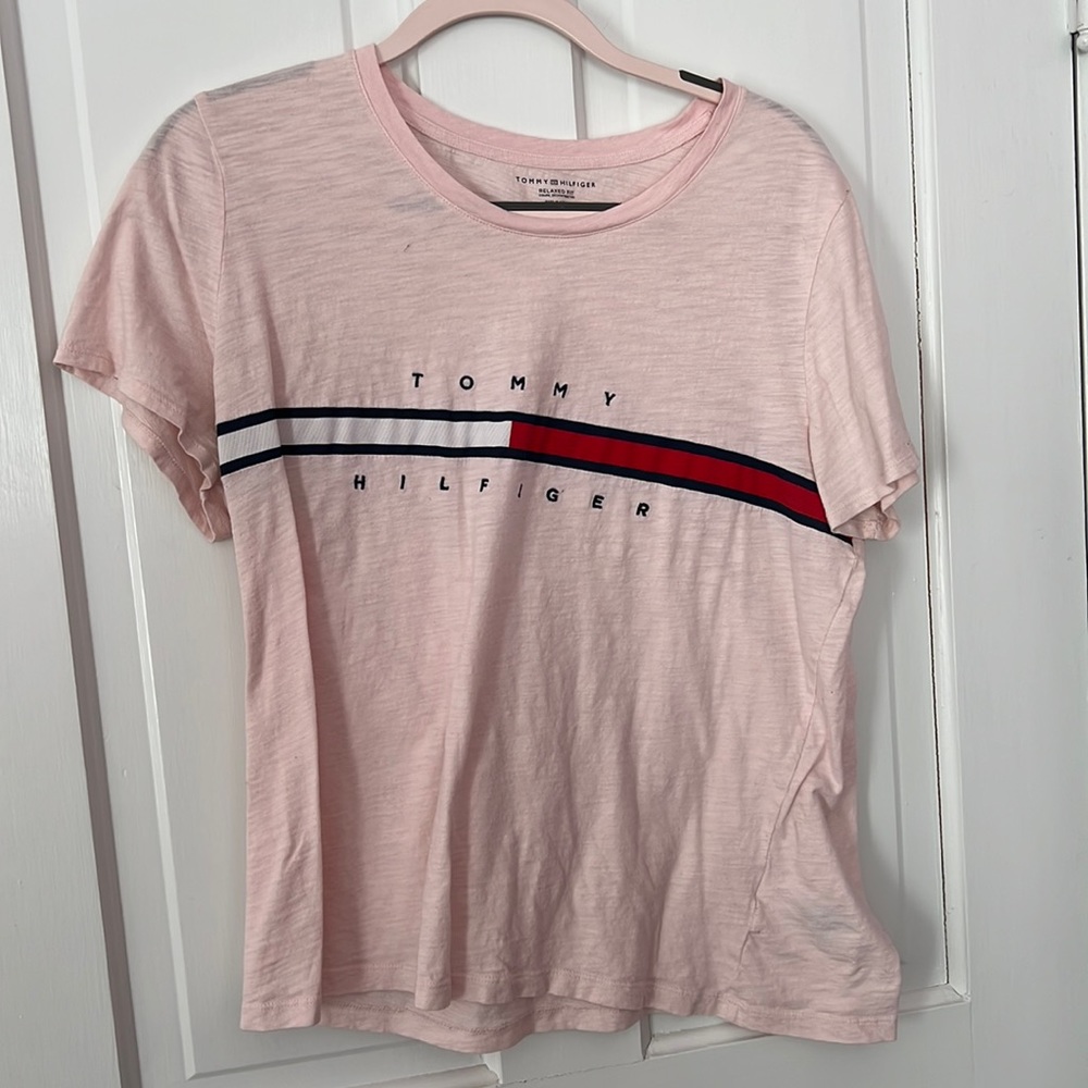 Pink Tommy Hilfiger T-shirt